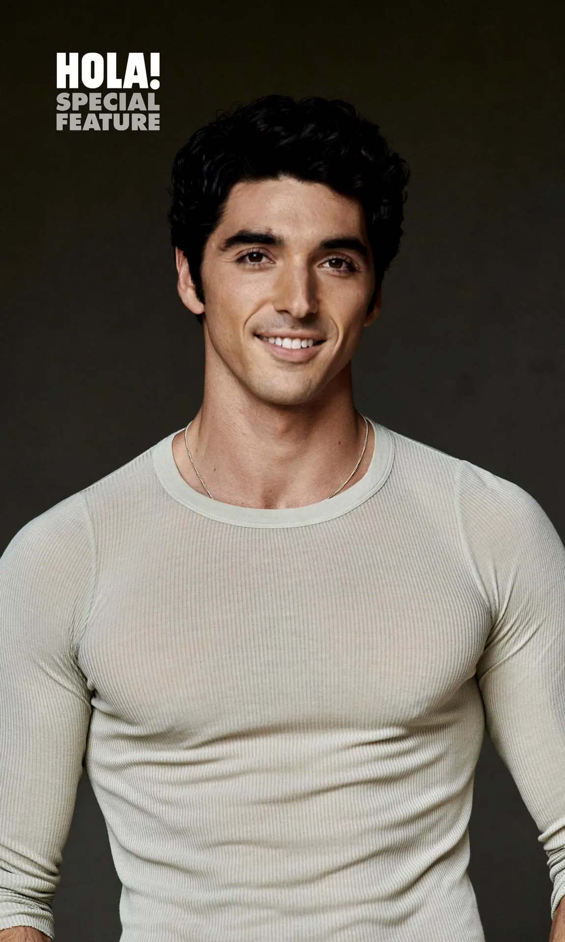 Taylor Zakhar Perez stars in the summer’s hottest rom-com Taylor Zakhar Perez stars in the summer’s hottest rom-com